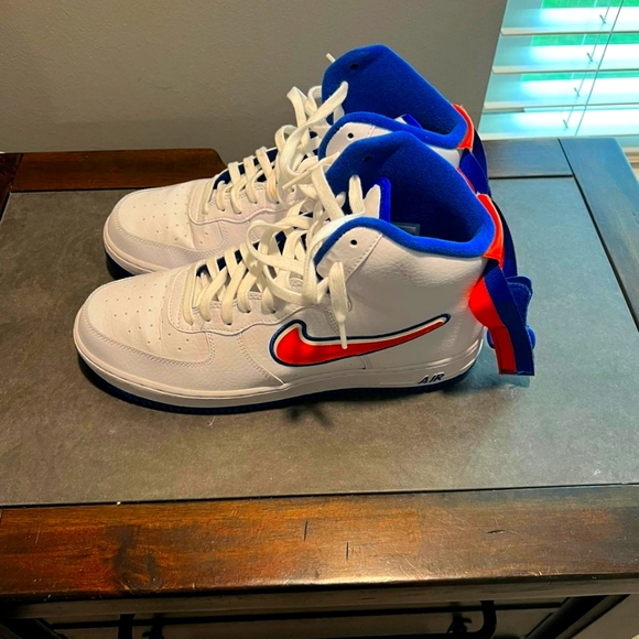 NIKE Air Force 1 High Sport Lakers - Picture 1 of 5